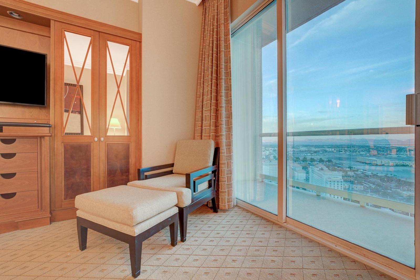 Eleve At The Signature Balcony Sphere View *
