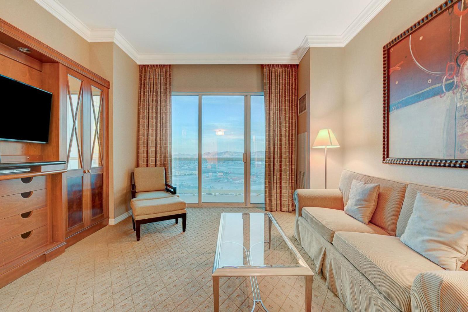 Aparthotel Eleve At The Signature Balcony Sphere View