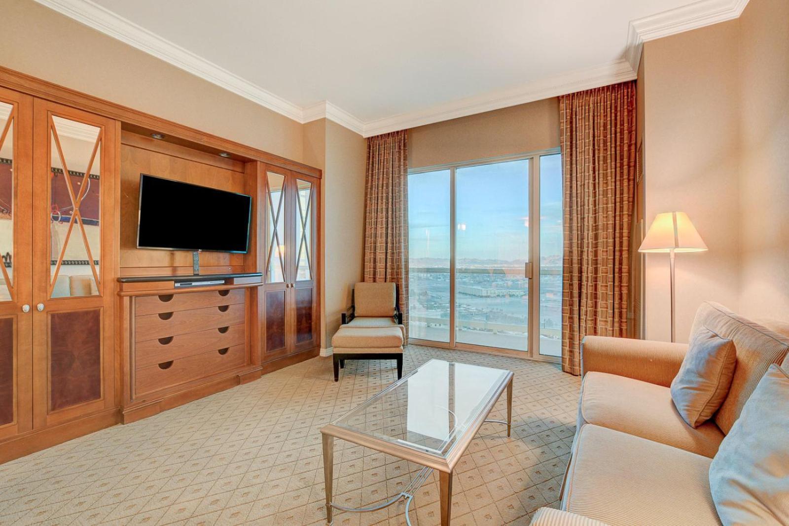 Eleve At The Signature Balcony Sphere View Aparthotel